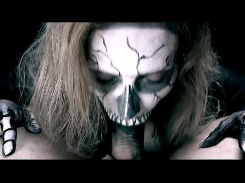 ❤️ Demon nighean sucking cock le a beul dubh agus slugadh cum. ️  Bhidio porn  aig gd.dienlanhbk.top ❌